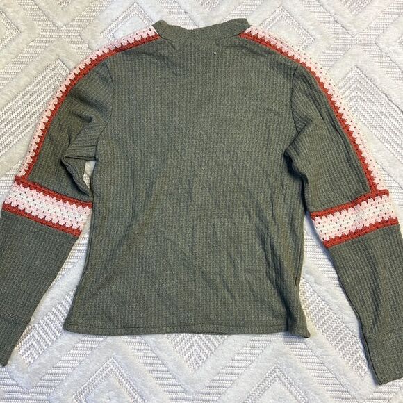 BUCKLE - GIMMICKS GIRL -  Pieced Crochet Top - Picture 8 of 11
